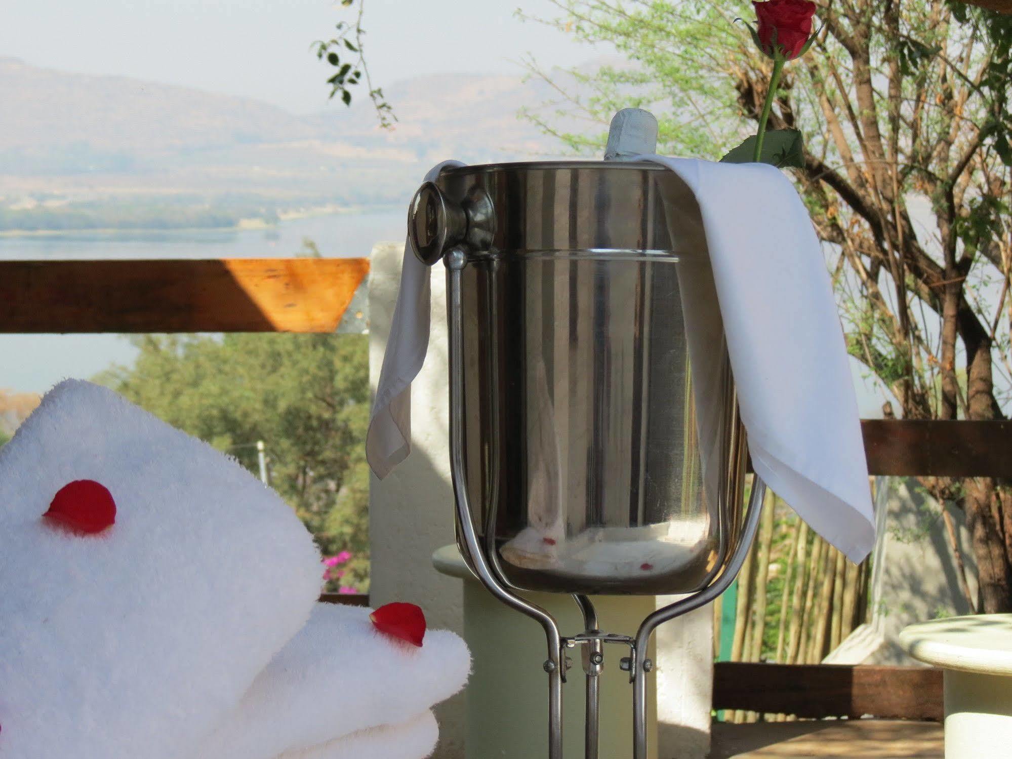 Galagos Lodge Hartbeespoort Buitenkant foto