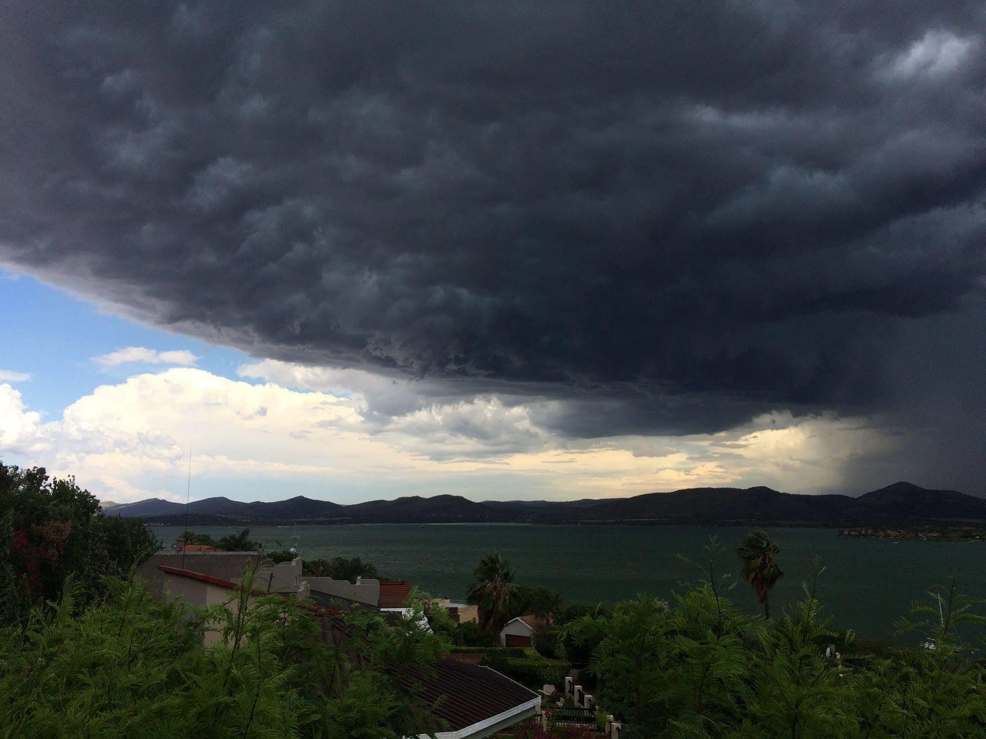 Galagos Lodge Hartbeespoort Buitenkant foto