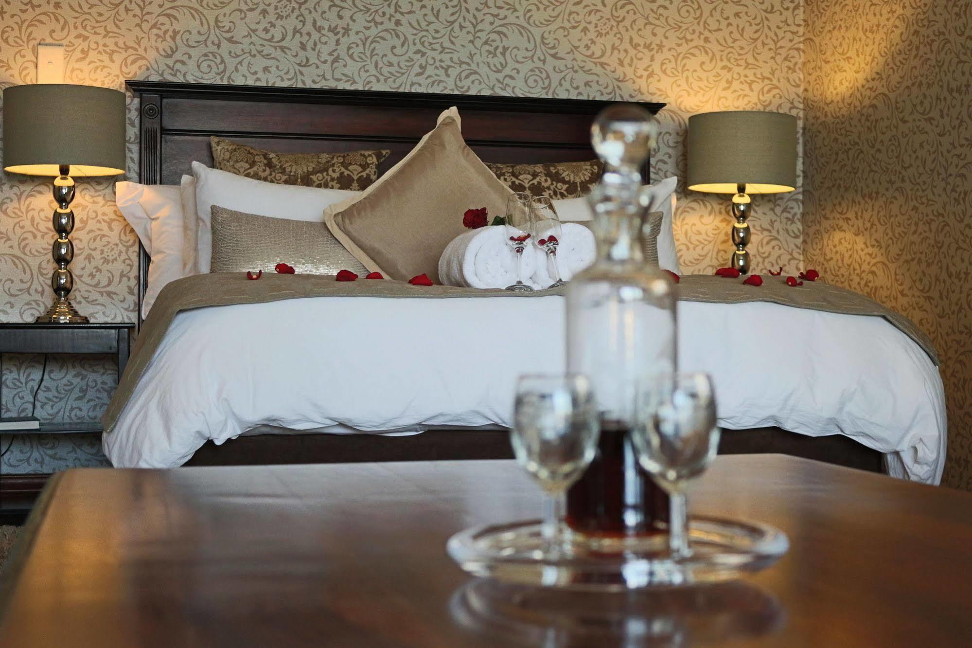 Galagos Lodge Hartbeespoort Buitenkant foto