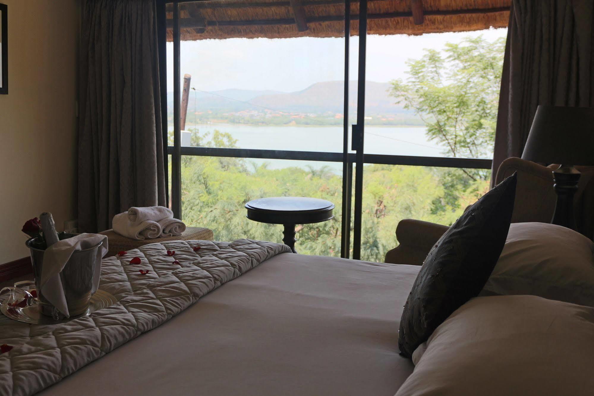 Galagos Lodge Hartbeespoort Buitenkant foto