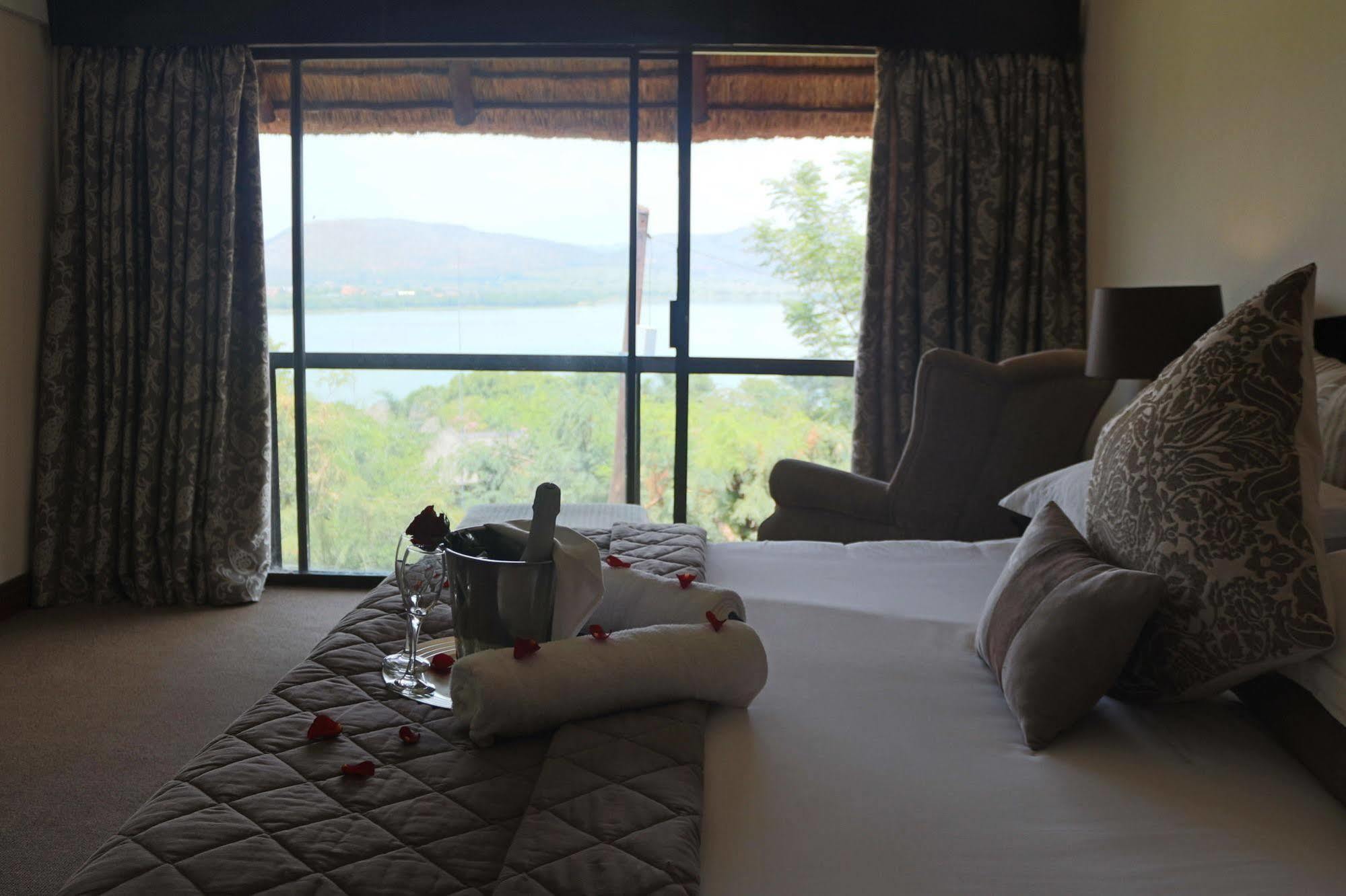 Galagos Lodge Hartbeespoort Buitenkant foto