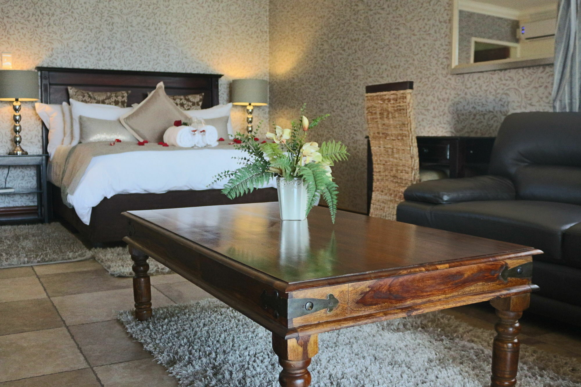 Galagos Lodge Hartbeespoort Buitenkant foto